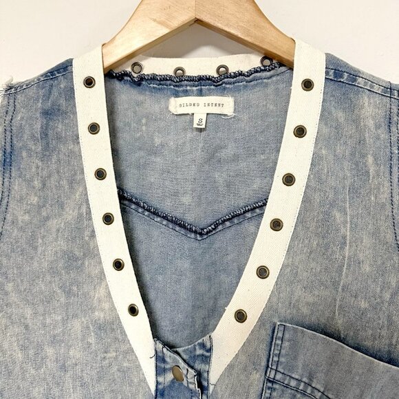 Gilded Intent Chambray Tank - Picture 6 of 11